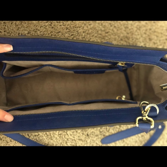 Michael Kors Selma Bag - Picture 4 of 7